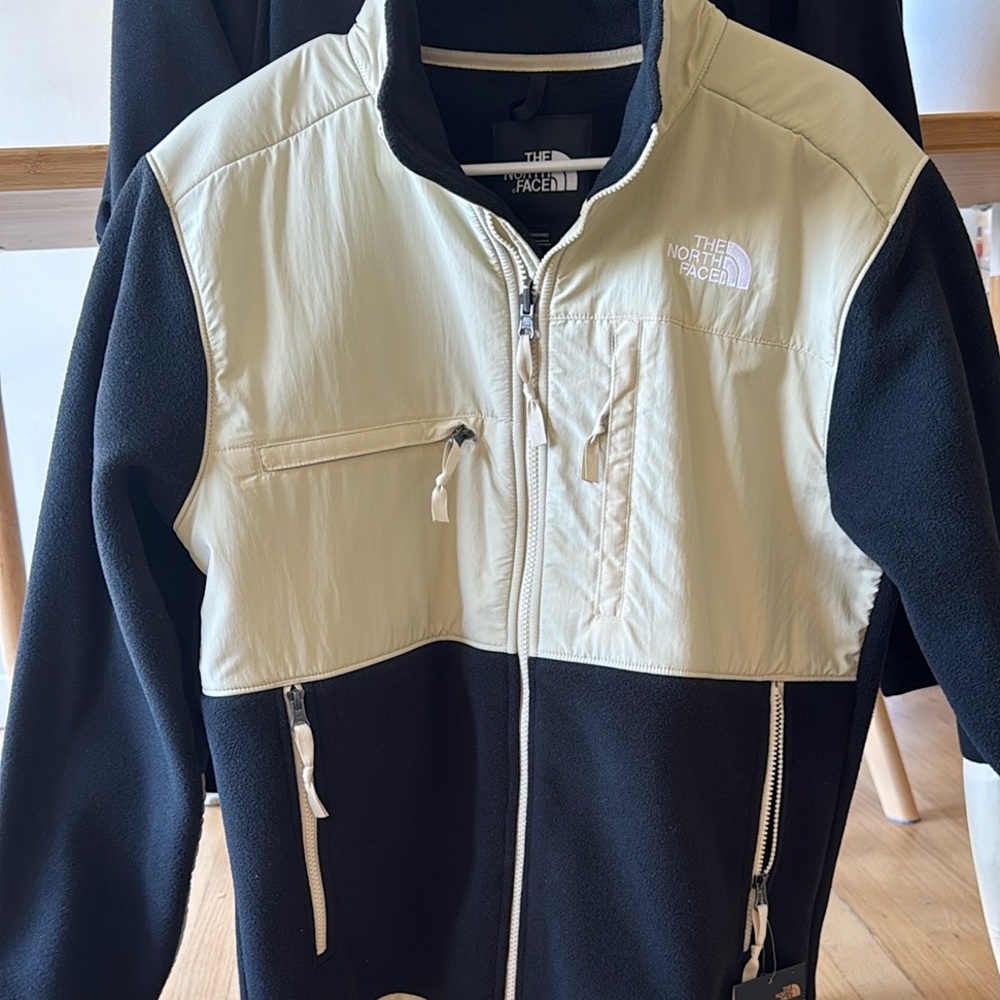 The North Face Denali Jacket (Black/Gravel) - Men’s M